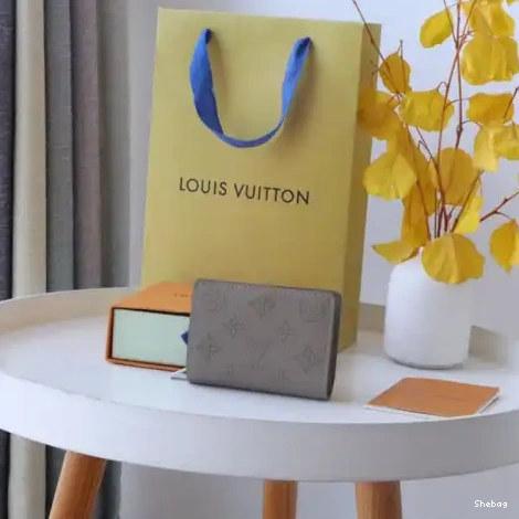 2306YA0008 Bag LV 0625